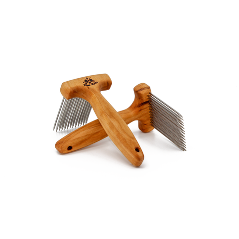 Five Good Reasons to Buy and Use Mini Wool Combs